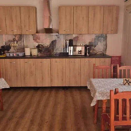 Konukevi пиргос