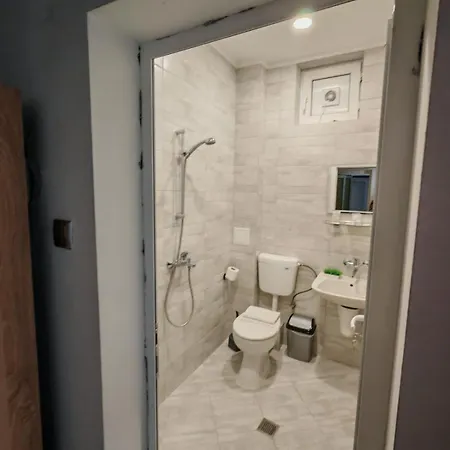 пиргос Pensión 3*