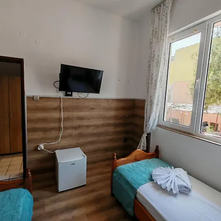 Konukevi пиргос 3*
