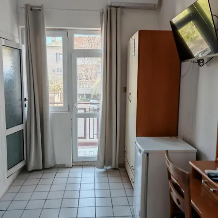 пиргос Pensión 3*